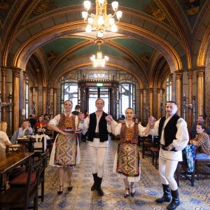 Fotografie Caru' cu bere - 1