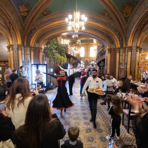 Fotografie Caru' cu bere - 3