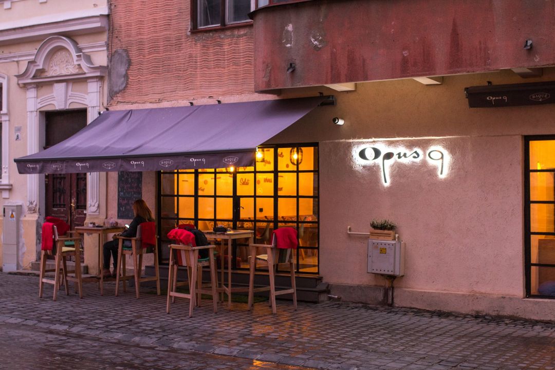 Addiction The Ranch, Brașov Rezervă o masă online Restaurant din