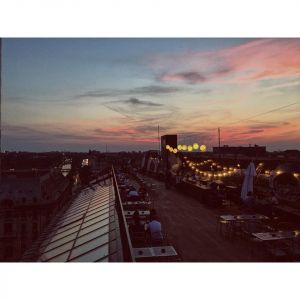 Fotografie Linea / Closer To The Moon - 1