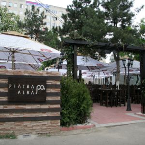Piatra Alba Drumul Taberei 2 Piatra Alba, București - Restaurant din Drumul Taberei.