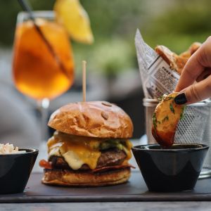 Fotografie B3TON RestoBar - Parcul Carol - 3