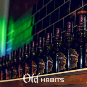 Fotografie Old Habits - 1