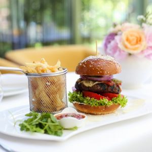 Fotografie Gargantua In The Park - 1