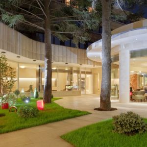 Fotografie Crowne Cafe Bar & Terrace - 5