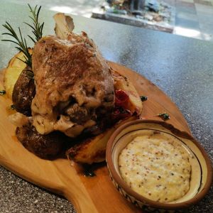 Fotografie Restaurant Casa Vanatorului - 1