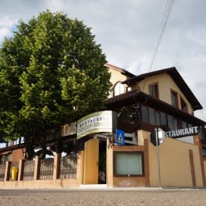 Fotografie Golden Kitchen Miroslava - 0