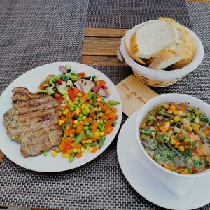 Fotografie Hanu' din drum - 3