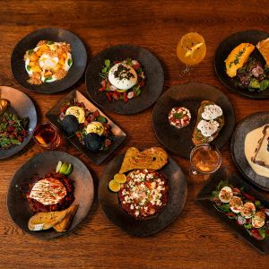 Fotografie Basm - Barrels & Smoke - 6