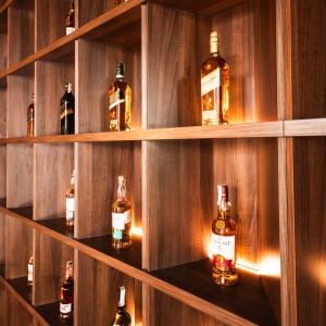 Fotografie Basm - Barrels & Smoke - 12